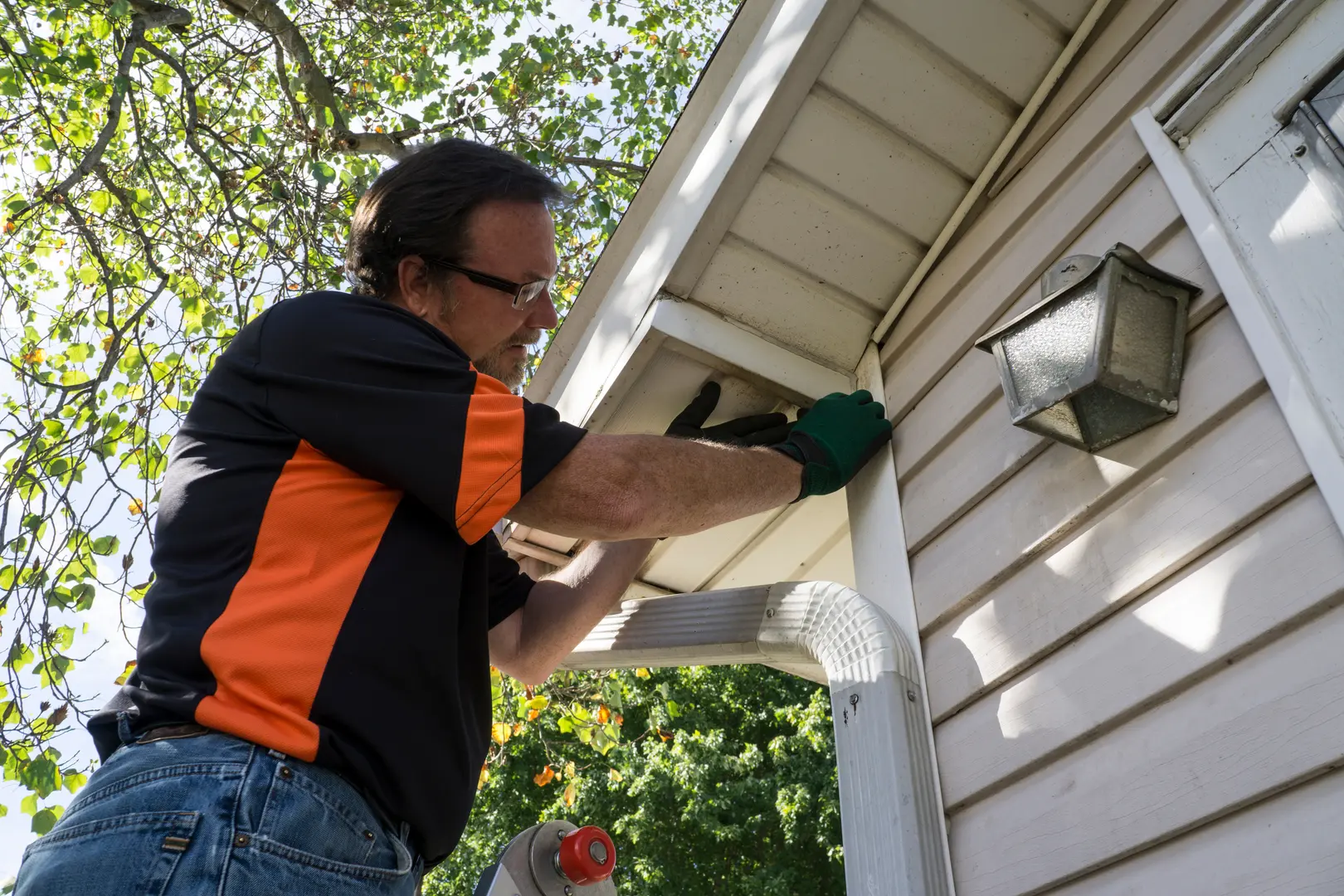 Siding installation and repair